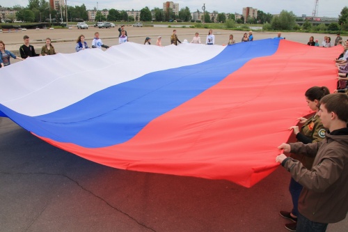 Новгородская молодёжь приняла участие в праздновании Дня России