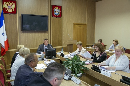 Состоялось заседание областного совета по вопросам патриотического воспитания населения области