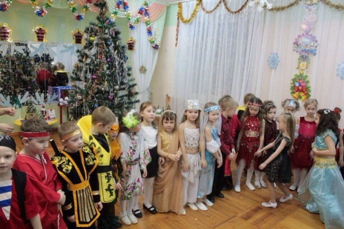 Воспитанников детского сада № 26 поздравили с Новым Годом бойцы СПО "Детинец"