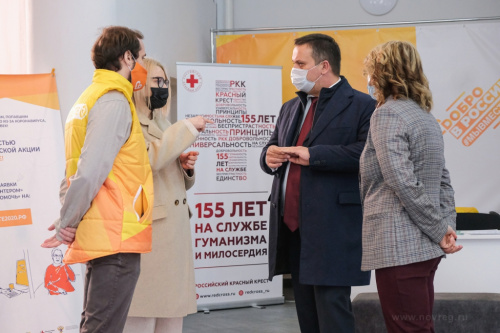 Андрей Никитин передал гуманитарную помощь жителям ЛНР и ДНР
